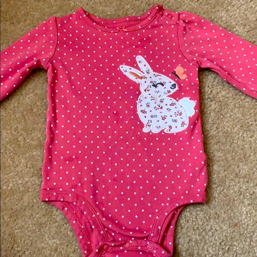 🌟10/$10🌟24 month Carter’s onesie 🌈